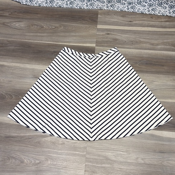 Land’s End striped skirt size 10/12 - Picture 5 of 7